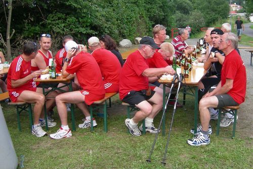  Im Anschluss an die Erstbelaufung bzw. –begehung konnten sich alle Anwesenden bei einer Jause stärken.