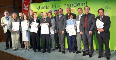 Die VertreterInnen der als klima aktiv mobil-Partner ausgezeichneten Gebietskörperschaften und Gemeinden Die VertreterInnen der als klima aktiv mobil-Partner ausgezeichneten Gebietskörperschaften und Gemeinden