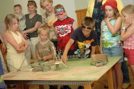 Stolze Präsentation der Ergebnisse. Fotos: Stadtgemeinde, Söllradl Stolze Präsentation der Ergebnisse. Fotos: Stadtgemeinde, Söllradl