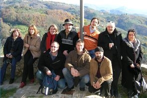 Gruppenbild vor der toskanischen Landschaft Gruppenbild vor der toskanischen Landschaft
