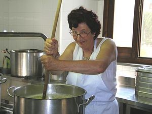 rührte die gute Suppe: Bgm. Grete Gruber rührte die gute Suppe: Bgm. Grete Gruber
